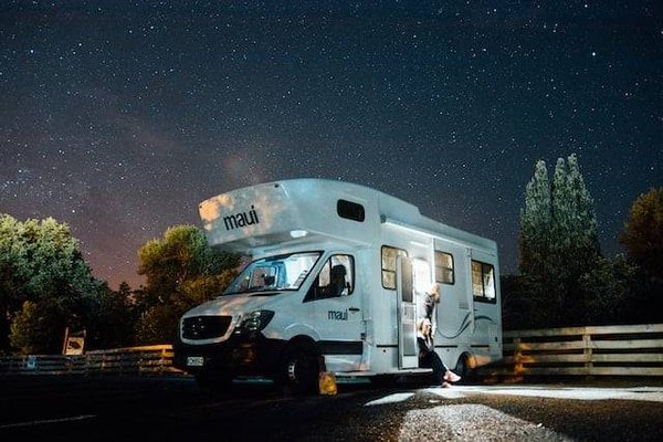 Comment organiser des vacances nature en camping-car à Annecy ?