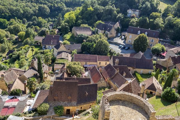 Quelles sont les randonnées à faire autour d'un camping écologique en Dordogne ?